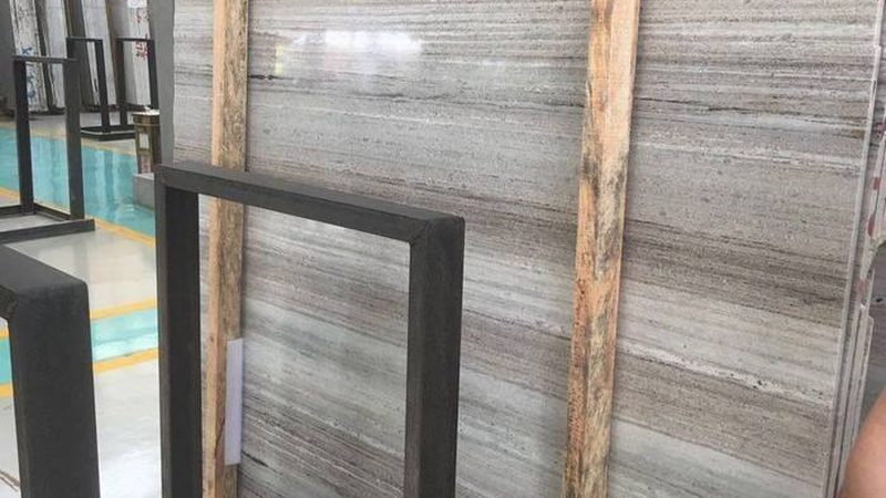 透光石在定制时，存在一定的尺寸限制。这主要是由以下因素决定的：